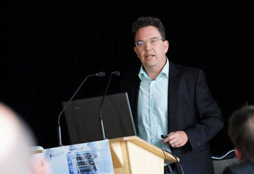 Dr. Christoph Peter